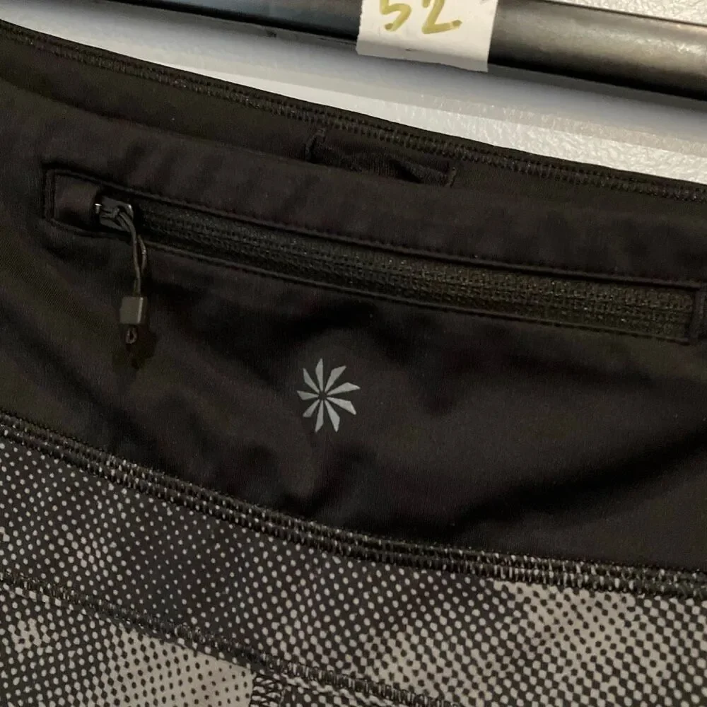 Athleta Run With It Printed 3.5” Short Size Small Black & Grey #778 - Picture 3 of 8